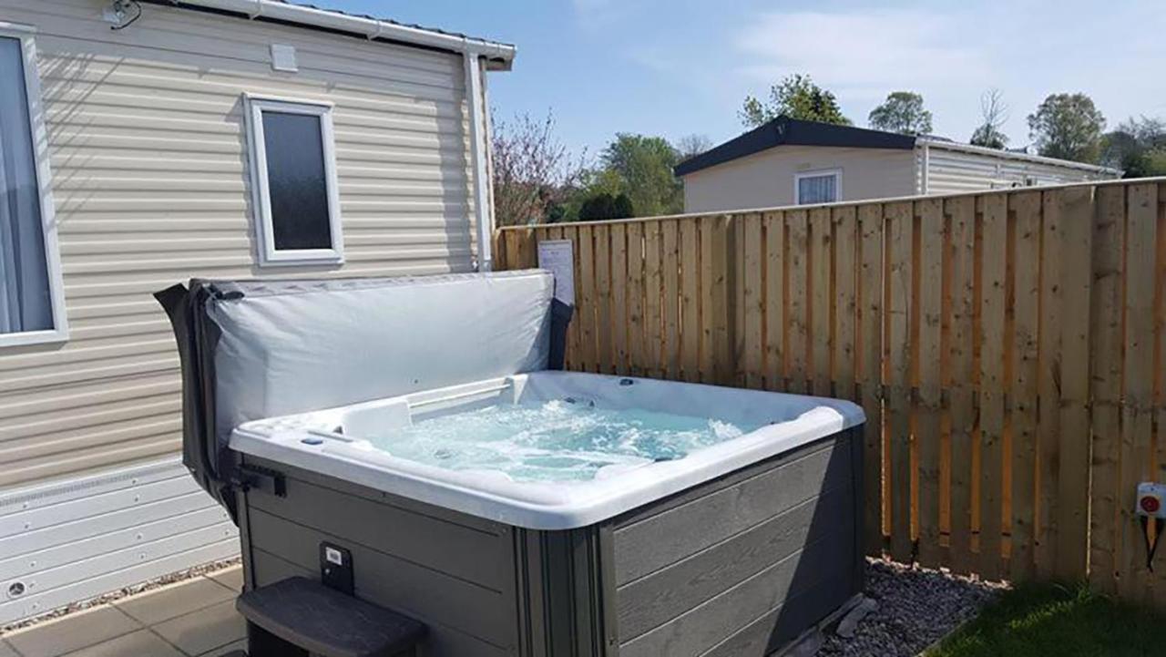 Campsie Glen Holiday Park Fintry Rom bilde